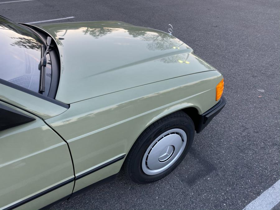 Детали экстерьера Mercedes-Benz 190 D (W124) 1984 года  (NA) (фото 47 из 240)